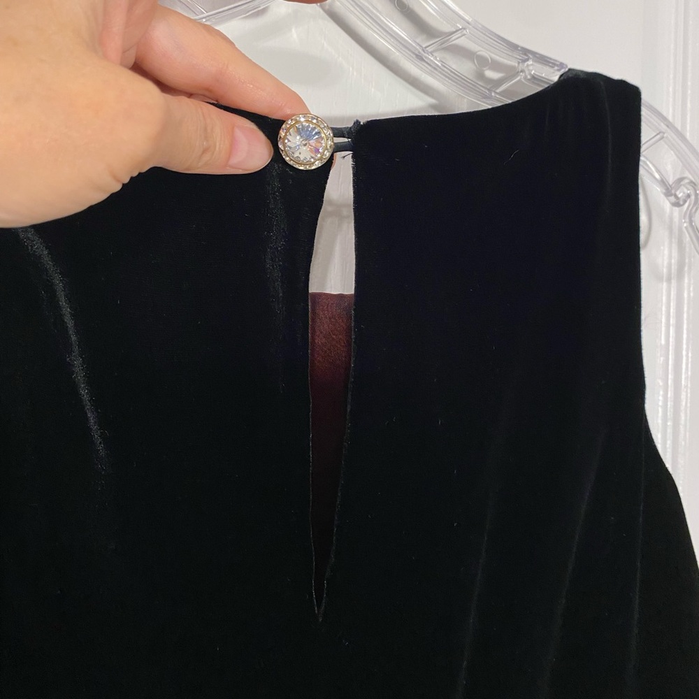 Vintage Ann Taylor SILK Blend Velvet Rhinestone Button Sleeveless Blouse Red 4 - Picture 3 of 5